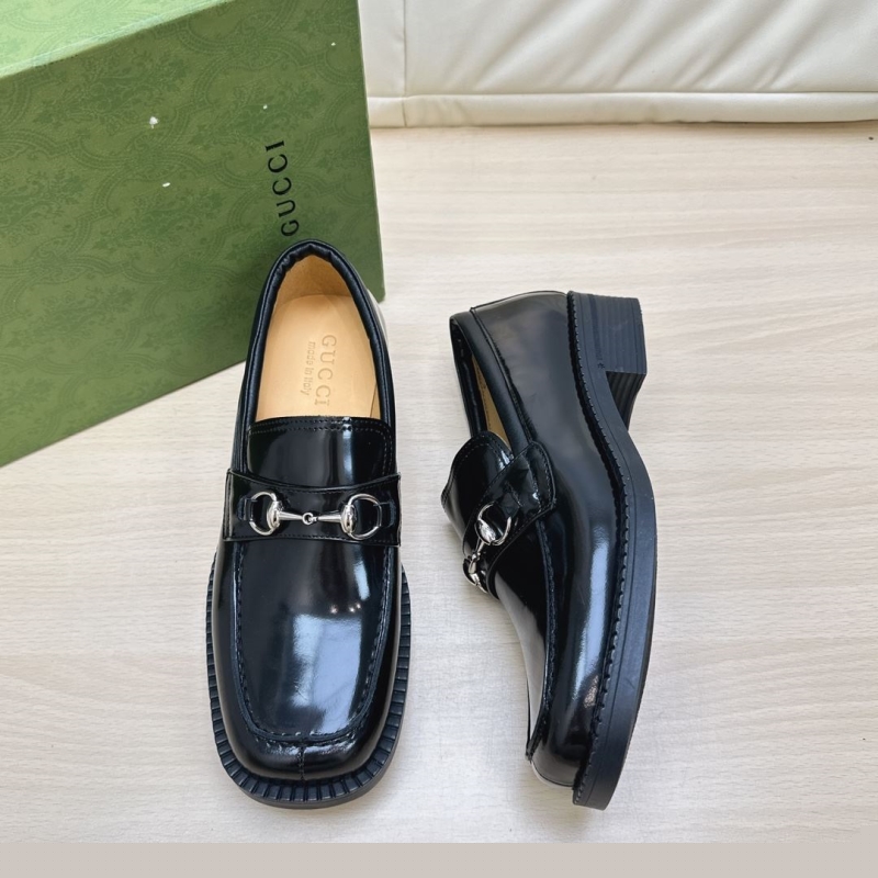 G*u*i leather shoes